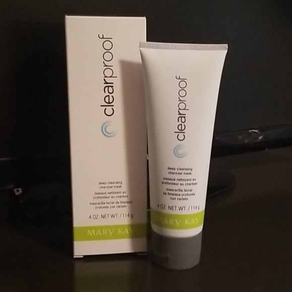 Mary Kay Deep Cleaning Charcoal Mask - Picture 2 of 3